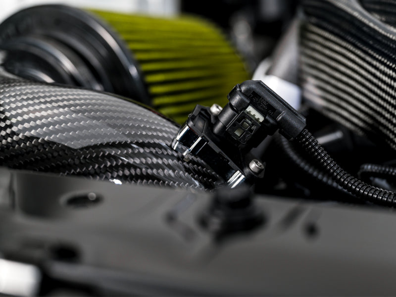 AWE Tuning 2660-15018 2020+ Toyota GR Supra S-FLO Carbon Intake