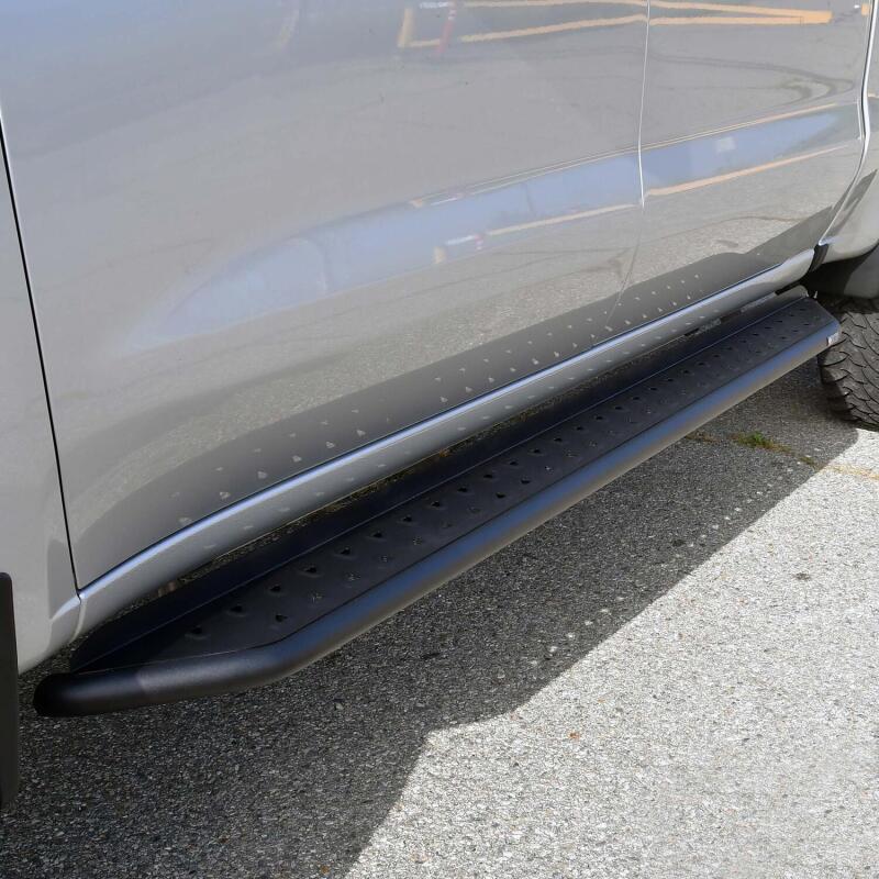 Westin 28-31275 19-23 Chevrolet/GMC Silverado/Sierra 1500 Crew Cab Outlaw Nerf Step Bars