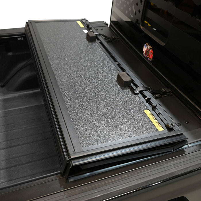 Westin 19-44165 20-22 Jeep Gladiator JT 4WD 5ft. Bed Hard Tri-Fold Tonneau Cover - Black