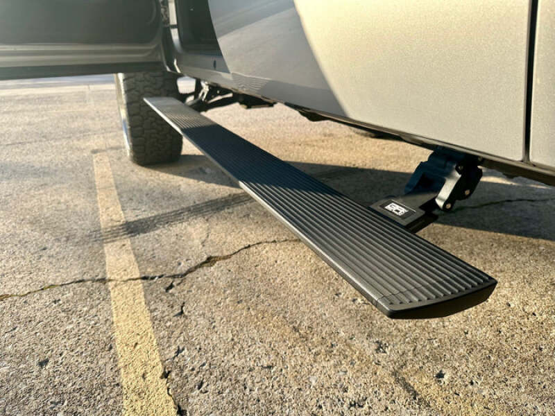 Body Armor 4x4 GM-4500 14-18 GM Silverado/Sierra 1500/2500/3500 (Gas Only) E-Power Board Steps - Black