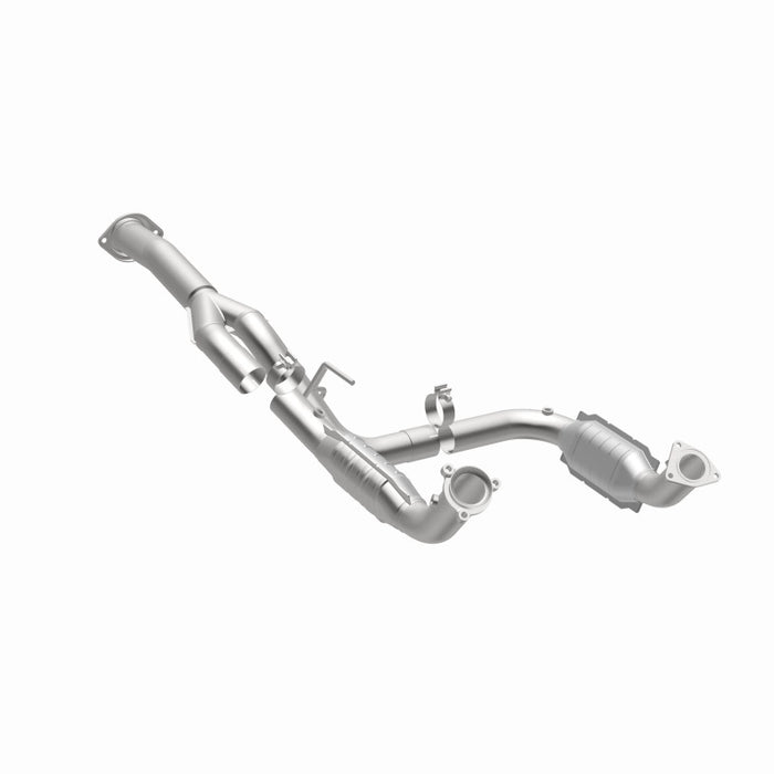 Magnaflow 21-252 MagnaFlow Conv Direct Fit 11-16 Chevrolet Silverado 2500HD/3500HD / GMC Sierra 2500HD/3500HD