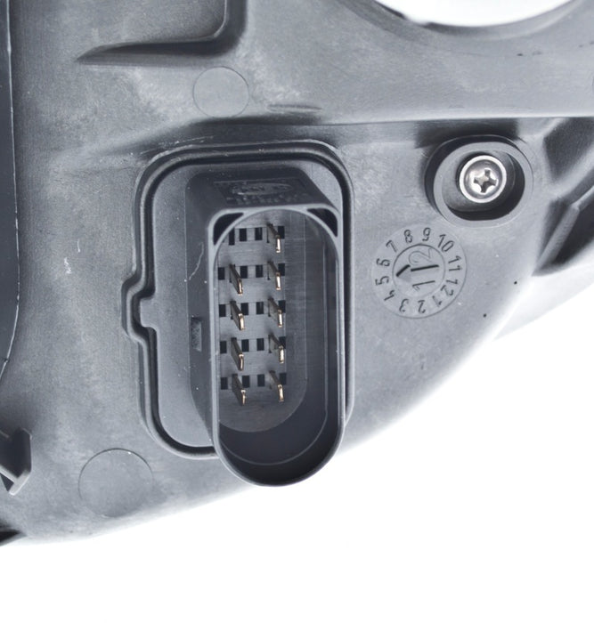 Hella 247005021 HLMP 03-05 Dodge Sprinter RH
