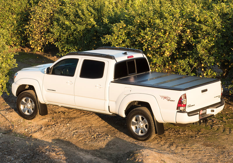 BAK 226538 2022 Nissan Frontier 5ft Bed Flip G2