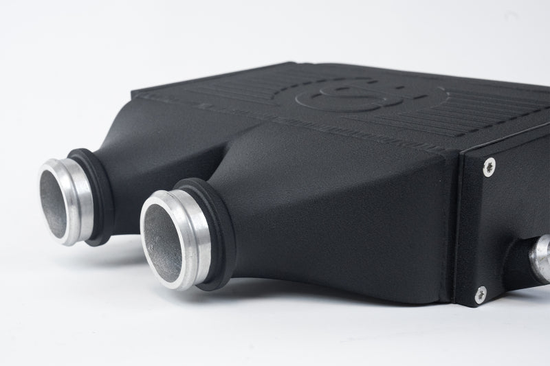 CSF 8082 2014+ BMW M3/M4 (F8X) Top Mount Charge-Air-Cooler - Crinkle Black