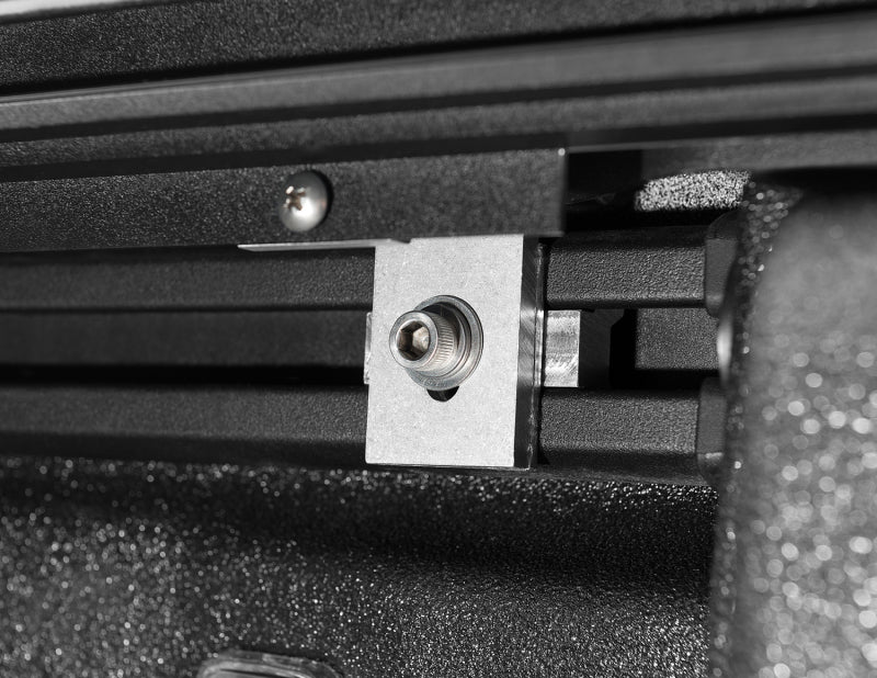 Roll-N-Lock LG495M 2020 Jeep Gladiator 5ft bed (w/ Trail Rail System) M-Series Retractable Tonneau Cover