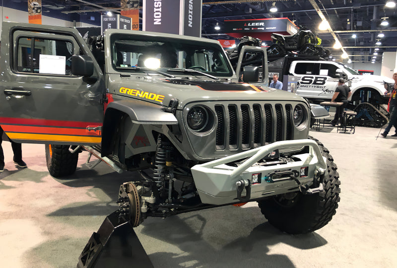 ORACLE Lighting 5839-023 Oracle Jeep JL/Gladiator JT Oculus Bi-LED Projector Headlights - Amber/White Switchback