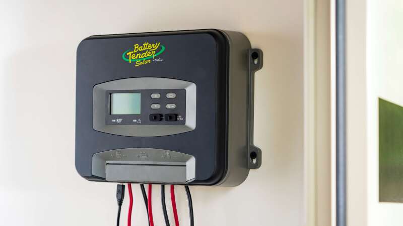 Battery Tender 021-1176 30A MPPT/450W/12V Indoor Solar Controller System