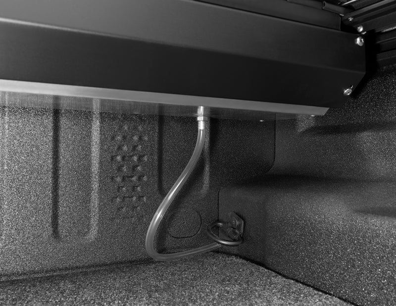 Roll-N-Lock LG495M 2020 Jeep Gladiator 5ft bed (w/ Trail Rail System) M-Series Retractable Tonneau Cover