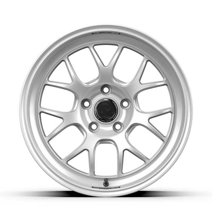 fifteen52 RSARS-89552+22 Apex RSR 18x9.5 5x120 22mm ET 72.56mm Center Bore Radiant Silver