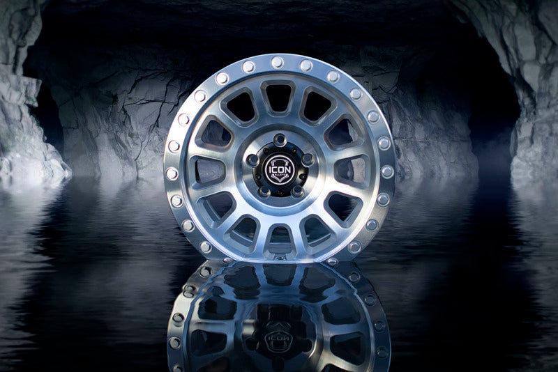 ICON 8017858347SM Hulse 17 X 8.5 6 X 5.5 0mm Offset 4.75in BS Silver Machined