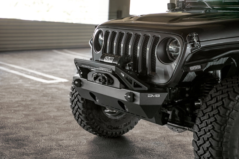 DV8 Offroad FBJL-06 07-23 Jeep Wrangler/Gladiator JT/JK/JL FS-25 Stubby Front Bumper w/Plated Bull Bar