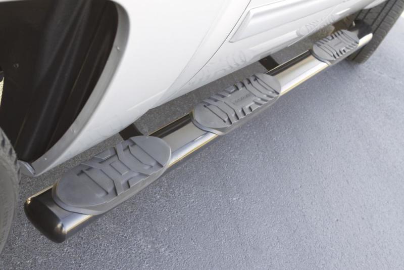 LUND 24489011 Lund 2019 Chevy Silverado 1500 CC (5.5in Bed Rocker Panel) 5in. Oval WTW SS Nerf Bars - Polished