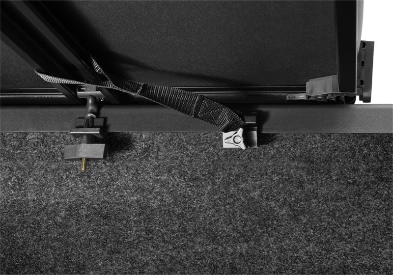 LUND 969259 Lund 19-23 Dodge RAM 1500 5.7ft Bed (w/o RamBox) Hard Fold Tonneau Lund - Black