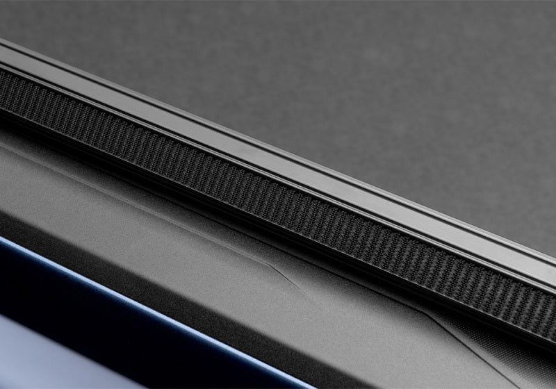 Truxedo 273301 2020 GMC Sierra & Chevrolet Silverado 2500HD & 3500HD 6ft 9in TruXport Bed Cover