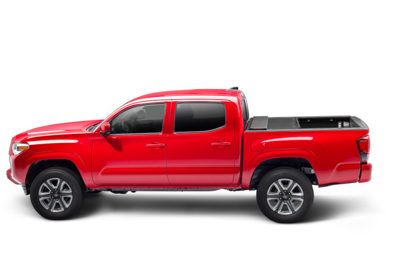 Roll-N-Lock LG530M 16-18 Toyota Tacoma Crew Cab SB 60-1/2in M-Series Retractable Tonneau Cover