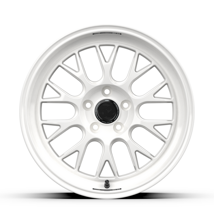 fifteen52 RSHRW-89554+38 Holeshot RSR 18x9.5 5x114.3 38mm ET 73.1mm Center Bore Rally White