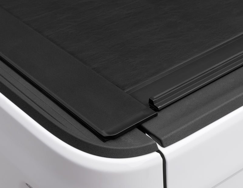 Roll-N-Lock LG495M 2020 Jeep Gladiator 5ft bed (w/ Trail Rail System) M-Series Retractable Tonneau Cover