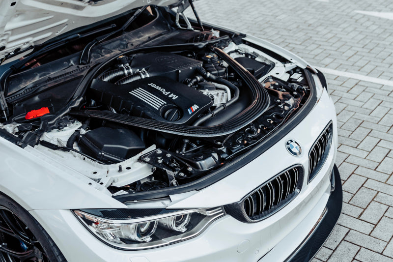 CSF 8082 2014+ BMW M3/M4 (F8X) Top Mount Charge-Air-Cooler - Crinkle Black