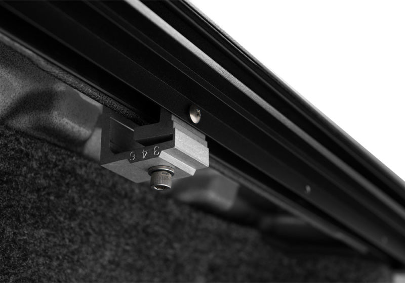 Roll-N-Lock BT261A 15-19 Chevrolet Colorado/GMC Canyon 59-1/8in A-Series Retractable Tonneau Cover