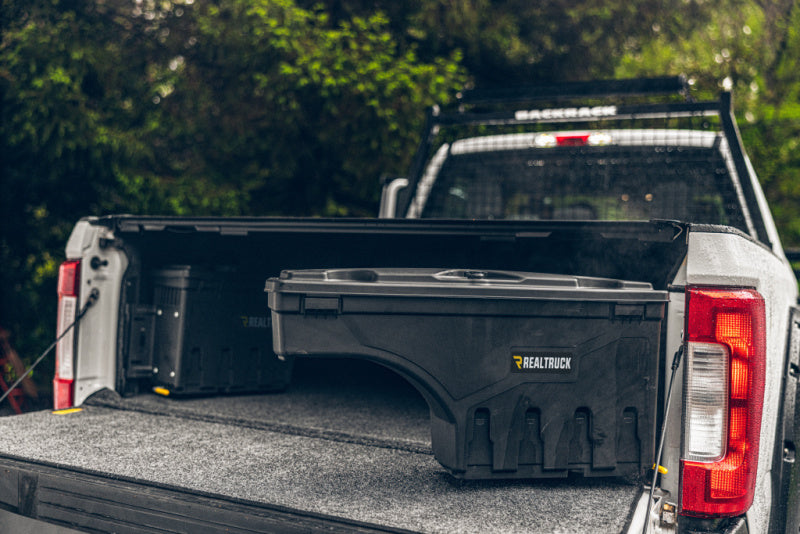 Undercover SC205P UnderCover 17-20 Ford F-250/F-350 Passengers Side Swing Case - Black Smooth