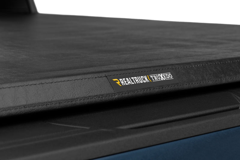 Truxedo TRX273301 TruXport Tonneau Cover 20- GM P/U 2500HD 6.9ft