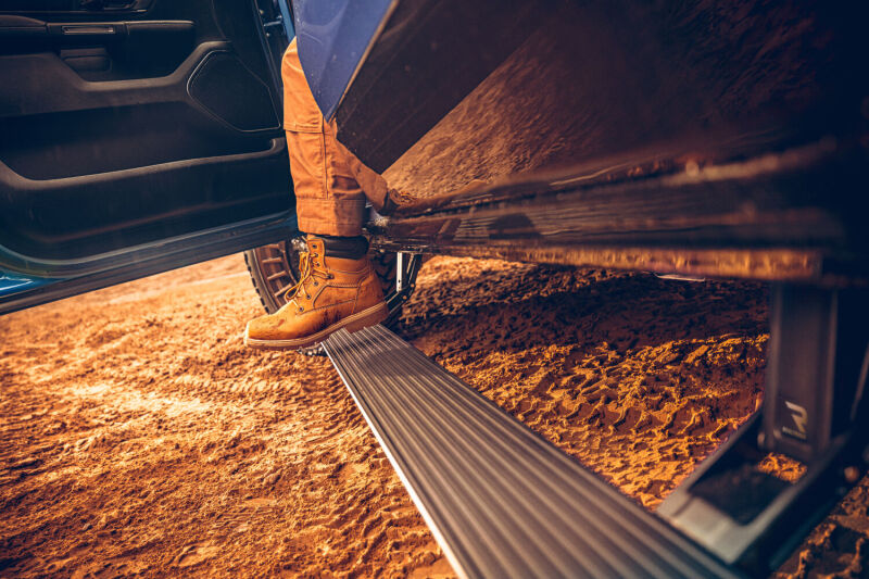 AMP Research 76364-01A 2025 RAM 1500 (Gas ONLY) PowerStep Plug & Play - Black