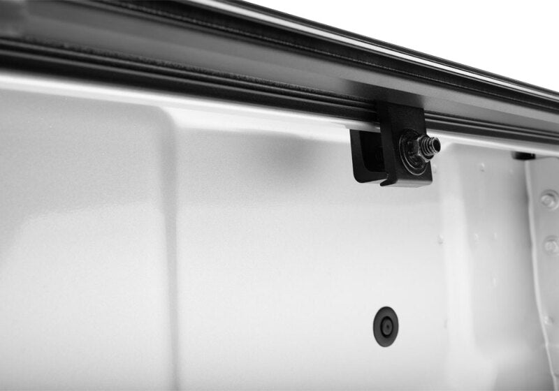 BAK 226525 16-20 Nissan Titan 5ft 6in Bed Flip G2