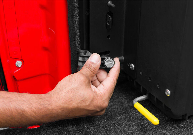 Undercover SC203D UnderCover 15-20 Ford F-150 Drivers Side SwingH1128-H1157 Case - Black Smooth