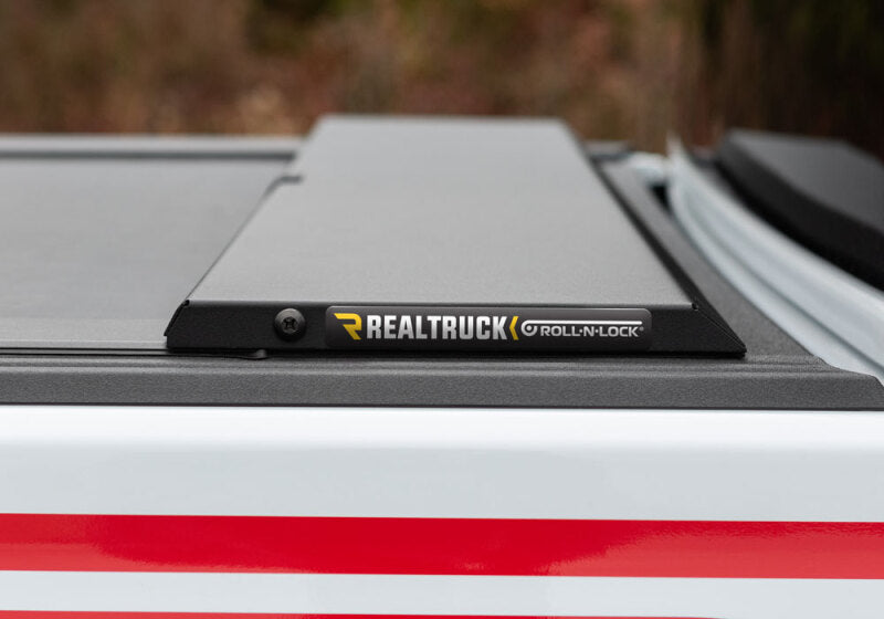 Roll-N-Lock LG495M 2020 Jeep Gladiator 5ft bed (w/ Trail Rail System) M-Series Retractable Tonneau Cover