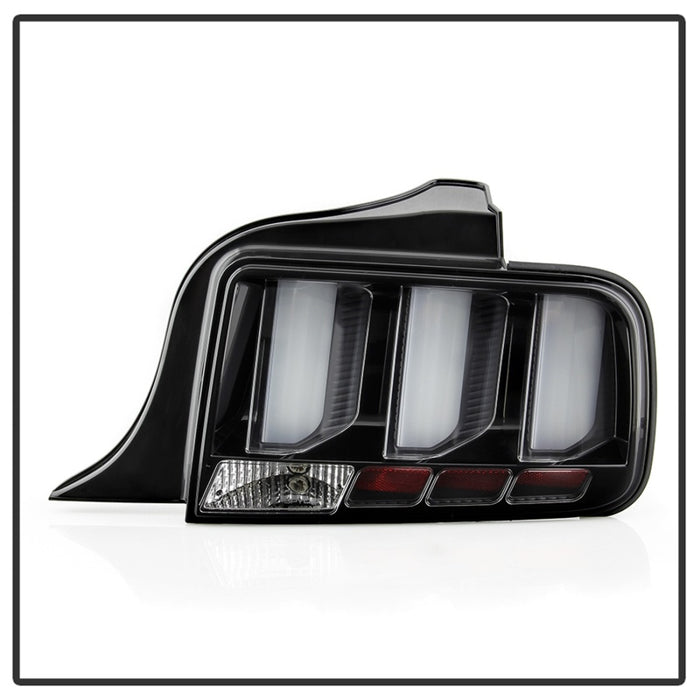 SPYDER 5086693 Spyder 05-09 Ford Mustang (White Light Bar) LED Tail Lights - Black ALT-YD-FM05V3-LED-BK