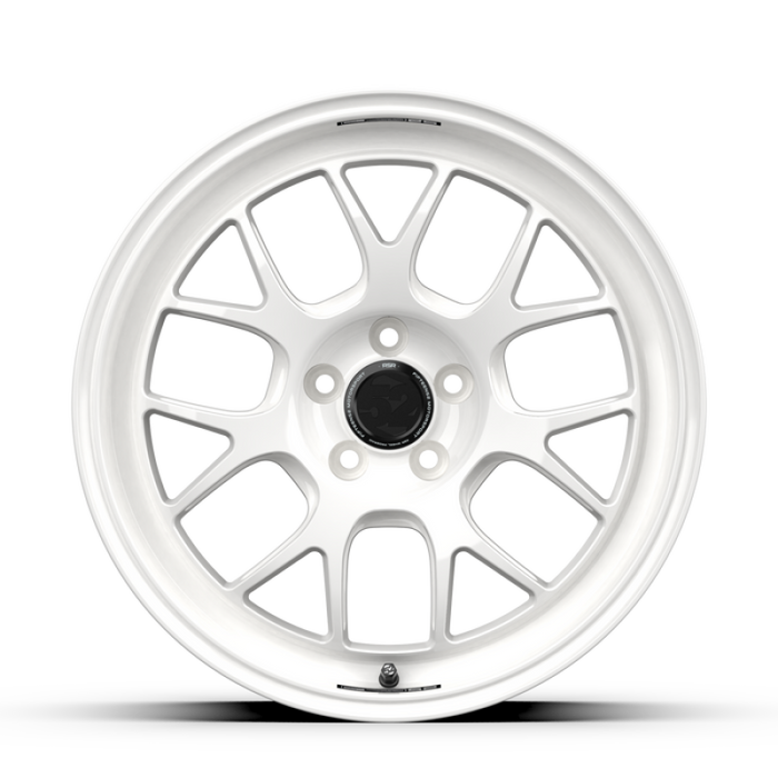 fifteen52 RSARW-89554+38 Apex RSR 18x9.5 5x114.3 38mm ET 73.1mm Center Bore Rally White