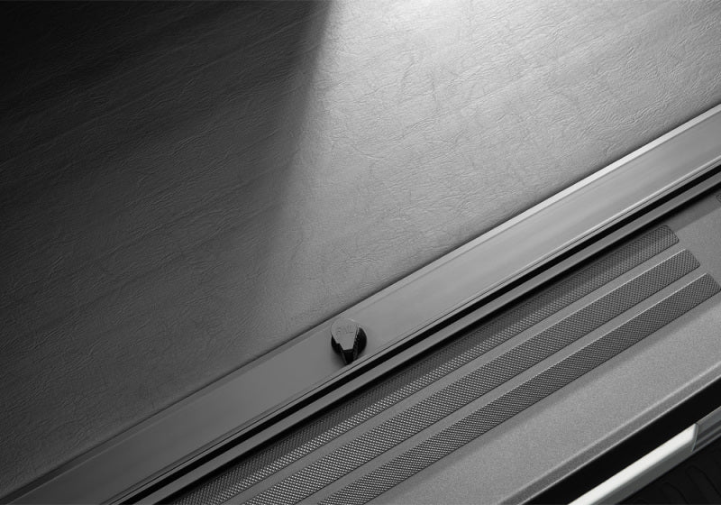 Roll-N-Lock LG131M 2021 Ford F-150 67.1in M-Series Retractable Tonneau Cover