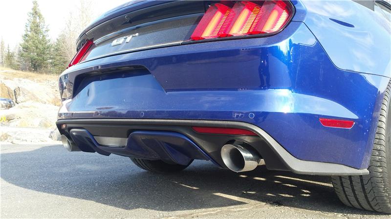 MBRP S7276BLK 2015-2017 Ford Mustang GT 5.0 2-1/2in Axle Back Kit - Black Coated 4in OD Tips Included