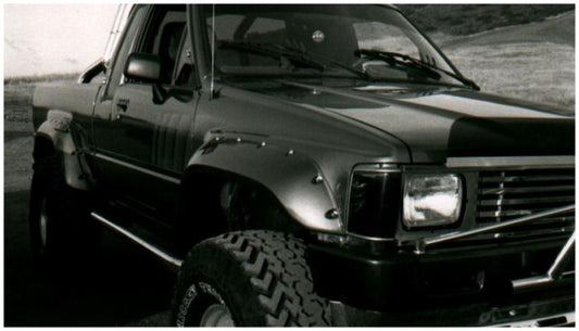 Bushwacker 31009-11 84-88 Toyota Cutout Style Flares 2pc - Black