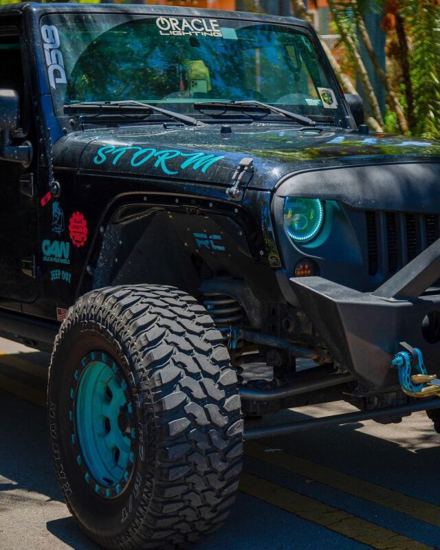 ORACLE Lighting 5769-335 Oracle 7in High Powered LED Headlights - Black Bezel - ColorSHIFT - BC1