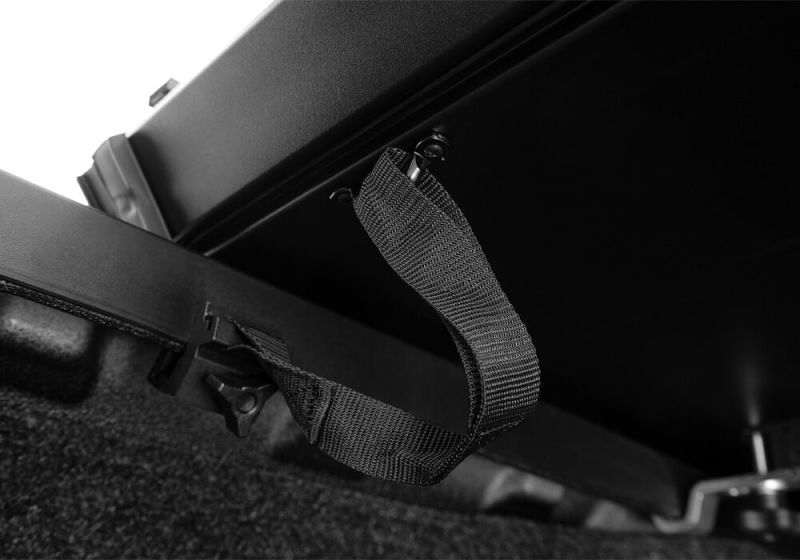 Undercover TR16018 UnderCover 99-19 Silverado / Sierra Limited/Legacy 5.5ft Triad Bed Cover