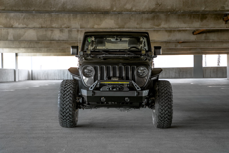 DV8 Offroad FBJL-06 07-23 Jeep Wrangler/Gladiator JT/JK/JL FS-25 Stubby Front Bumper w/Plated Bull Bar