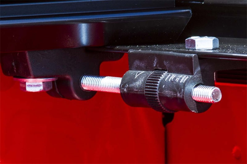 Access 32209 Literider 99-06 Chevy/GMC Full Size 6ft 6in Stepside Bed (Bolt On) Roll-Up Cover