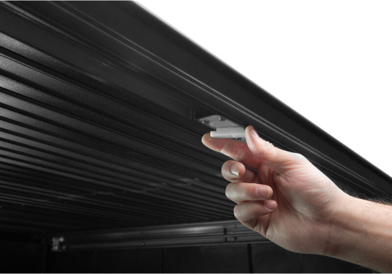 Retrax EQ0481-1 22-24 Chevy/GMC Silverado/Sierra 1500 5ft 8in Bed Retractable EQ Bed Cover