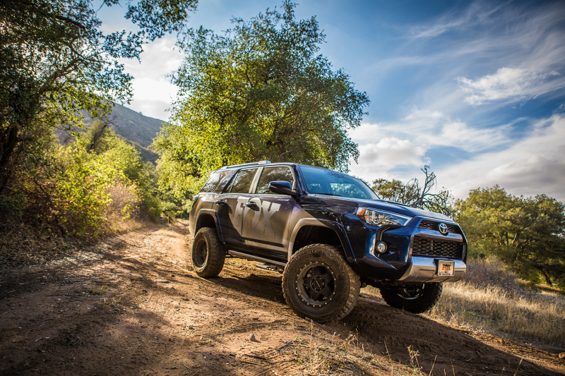 FOX 985-24-117 Fox 03+ 4Runner 2.0 Performance Series 9.1in Smooth Body Remote Reservoir Rear Shock / 0-1.5in. Lift