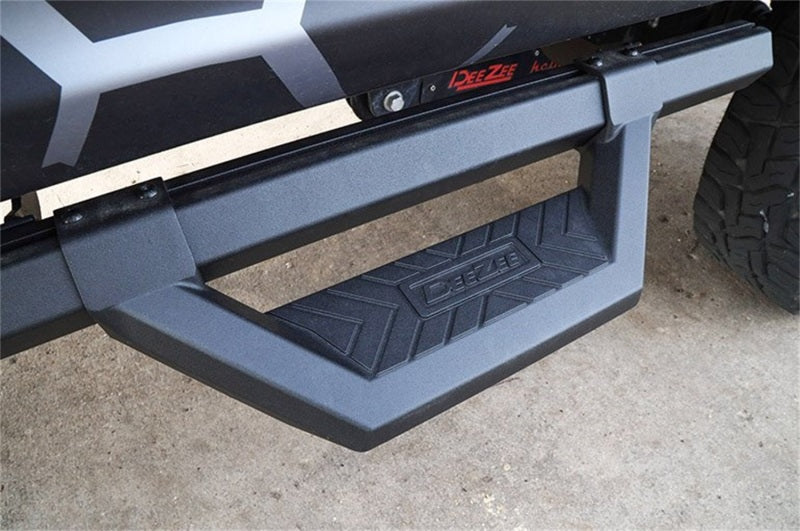 Dee Zee DZ66321CTB Deezee 99-23 Chevrolet/GMC/Dodge/Ford Full Size Truck Hex Cast - Crew Cab Side Steps (Txt Blk)