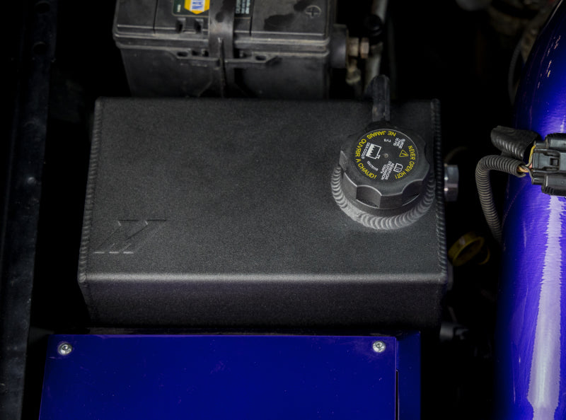 Mishimoto MMRT-DMAX-01MWBK 01-07 Chevy/GMC 6.6L Duramax Degas Tank - Black