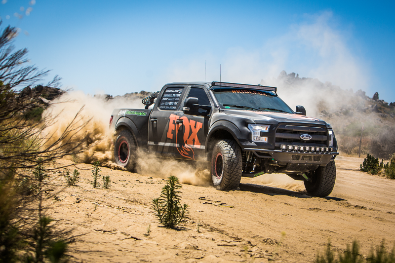 FOX 985-24-155 Fox 17-18 Ford F-250 4WD 2.0 Performance Series IFP Smooth Body Front Shock / 2-3.5in Lift