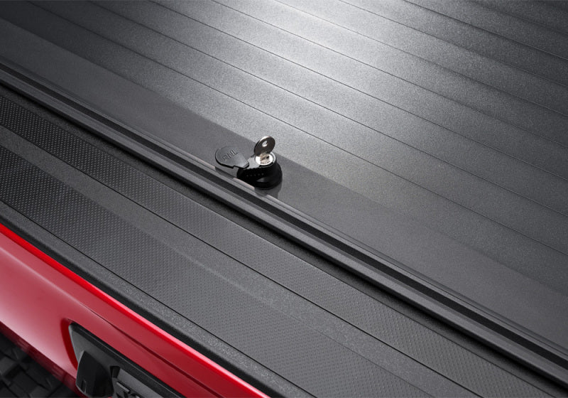 Roll-N-Lock BT530A 16-18 Toyota Tacoma Double Cab SB 60-1/2in A-Series Retractable Tonneau Cover