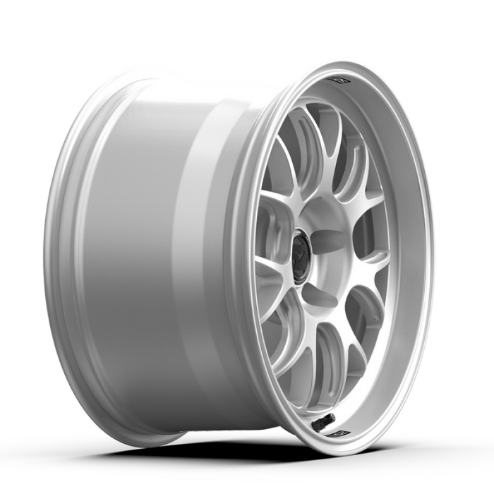 fifteen52 RSARS-80552+25 Apex RSR 18x10.5 5x120 25mm ET 72.56mm Center Bore Radiant Silver