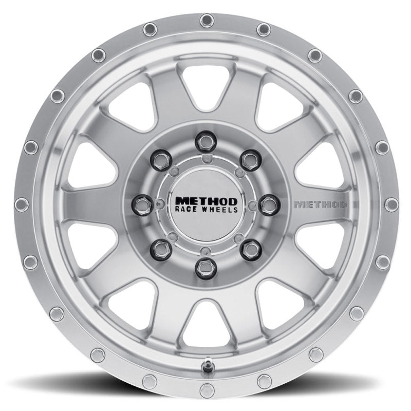 Method Wheels MR30189087318 Method MR301 The Standard 18x9 +18mm Offset 8x170 130.81mm CB Machined/Clear Coat Wheel