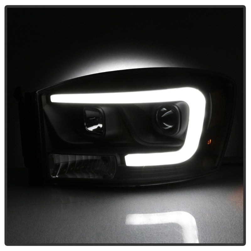 SPYDER 5085306 Spyder Dodge RAM 1500 06-08 V2 Projector Headlights - Light Bar DRL - Black (PRO-YD-DR06V2-LB-BK)
