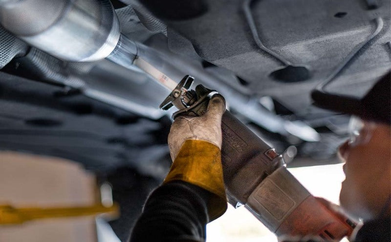 Magnaflow 3322304 MagnaFlow California Grade CARB Compliant Universal Catalytic Converter 2.00in PC1