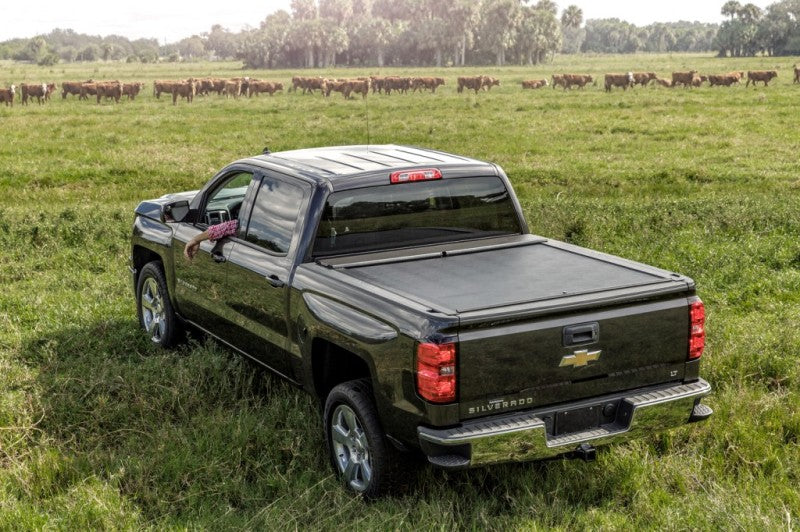 Roll-N-Lock 15-18 Ford F-150 SB 77-3/8in M-Series Retractable Tonneau Cover